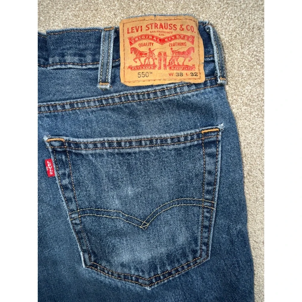 Levi's 550 Jeans Mens 38x32 Blue Denim Cotton‎ Preppy Straight Leg Everyday Wear
